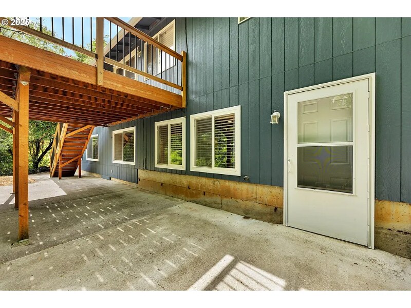 1320 NW Maple Ln in Camas, WA - Foto de edificio