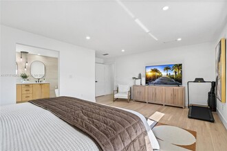 8300 NW 166th Terrace in Miami Lakes, FL - Building Photo - Building Photo