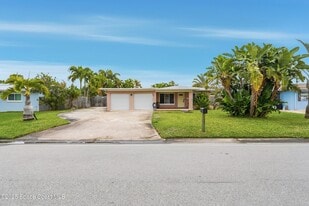 141 E Exeter St in Satellite Beach, FL - Building Photo