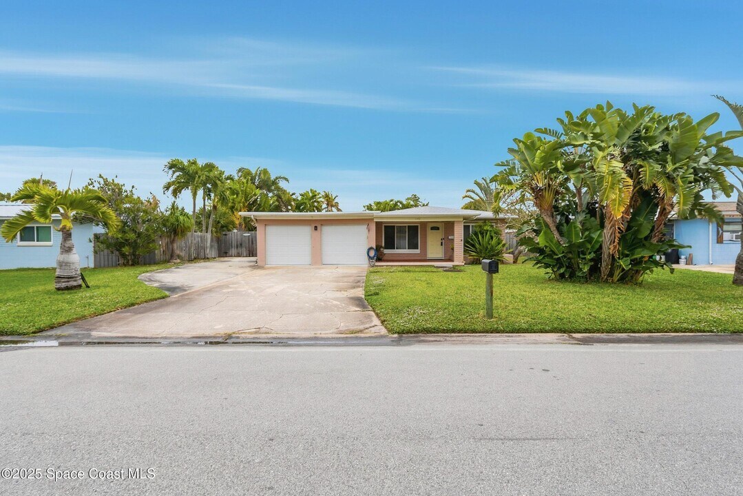 141 E Exeter St in Satellite Beach, FL - Building Photo