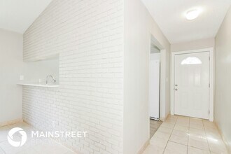 1936 Pinehurst Dr in Clearwater, FL - Foto de edificio - Building Photo