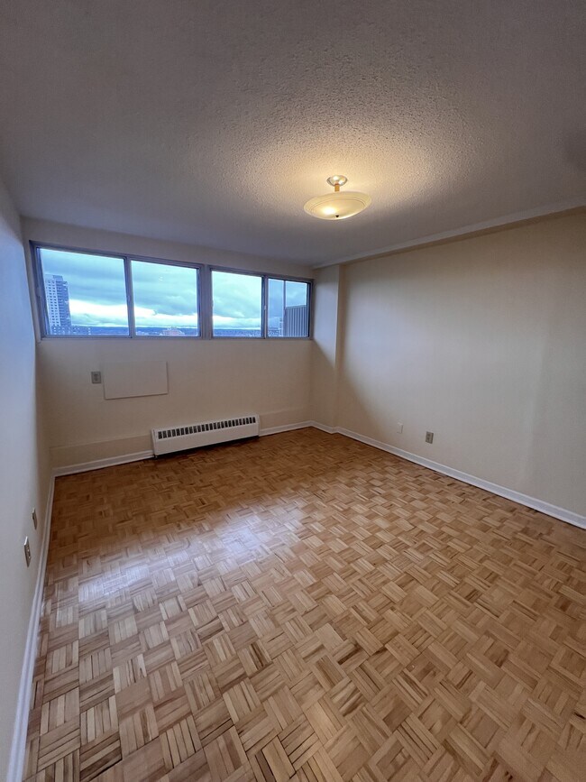 345 Laurier Ave E in Ottawa, ON - Building Photo - Building Photo