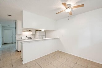 3306 Dolphin Dr in Austin, TX - Building Photo - Building Photo