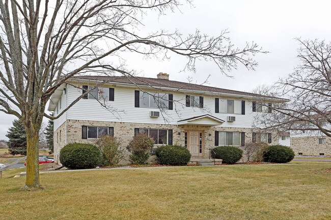 Brookfield Apartments in Lapeer, MI - Foto de edificio - Building Photo