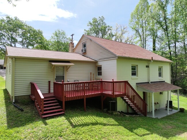 1586 Fulton Hts in Danville, VA - Building Photo - Building Photo