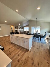 1698 SW Black Butte Ct in Redmond, OR - Building Photo - Building Photo