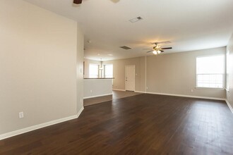 9831 W Jennifer Way in Houston, TX - Building Photo - Building Photo