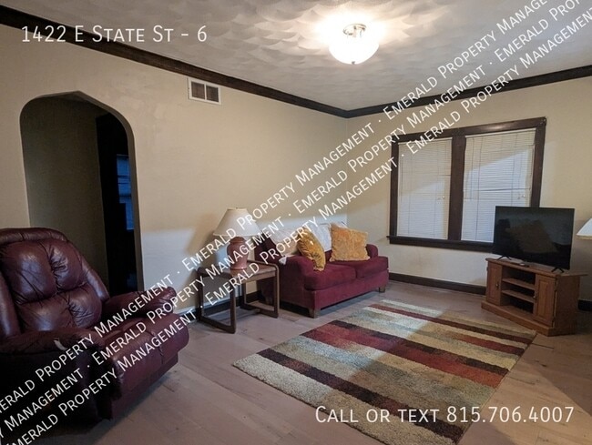 1422 E State St in Rockford, IL - Building Photo - Building Photo