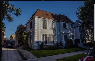 346 N Curson Ave, Unit 348.5 in Los Angeles, CA - Building Photo