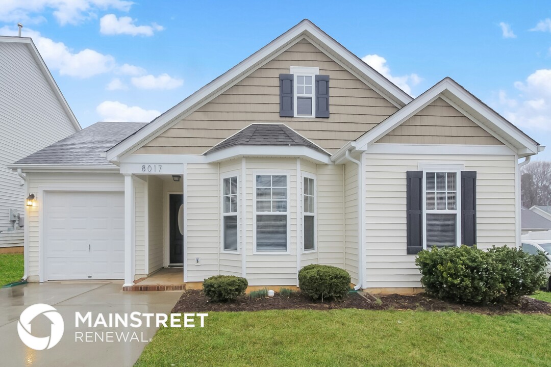 8017 Coffee Tree Ct in Charlotte, NC - Building Photo
