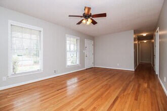 17 Pioneer Trail in Marietta, GA - Building Photo - Building Photo
