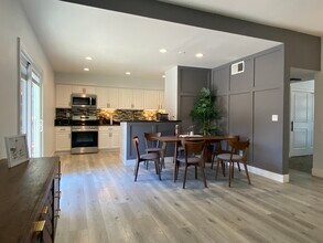 7614 Northeast Cir in Citrus Heights, CA - Building Photo - Building Photo