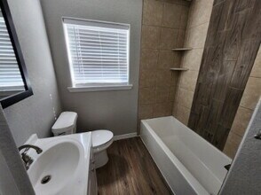 112 Bluebonnet Rd in La Vernia, TX - Building Photo - Building Photo