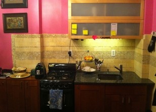 103 Saint Marks Pl in New York, NY - Building Photo - Interior Photo