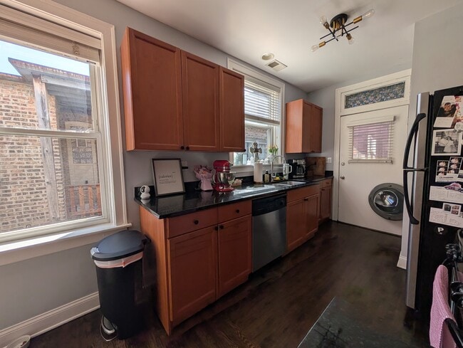 3402 N Bell Ave, Unit 3 in Chicago, IL - Building Photo - Building Photo
