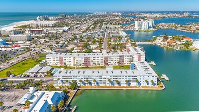 5555 Gulf Blvd in St Pete Beach, FL - Building Photo - Building Photo
