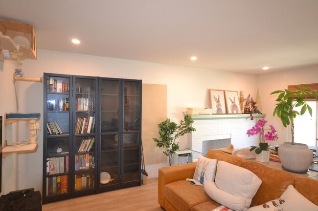 property at 2633 Sulphur Dr