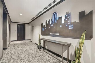 500 Throckmorton St in Fort Worth, TX - Building Photo - Building Photo