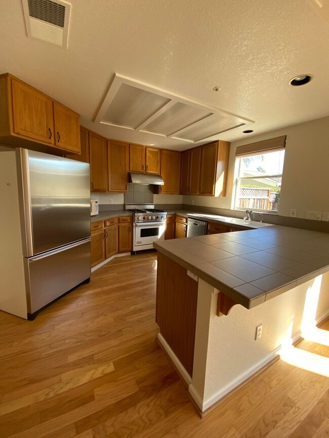 305 Village Cir in Santa Cruz, CA - Building Photo - Building Photo