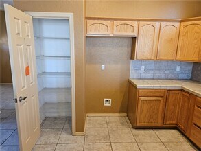 1137 Legends Dr in Bullhead City, AZ - Building Photo - Building Photo