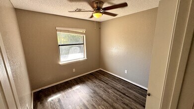 812 SE 15th St in Moore, OK - Building Photo - Building Photo