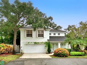 23 Commodore Pl in Palm Beach Gardens, FL - Foto de edificio - Building Photo