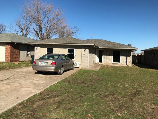 741 NW 111th St in Oklahoma City, OK - Building Photo - Building Photo