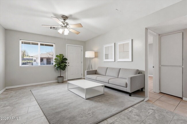 1202 N 49th Pl in Phoenix, AZ - Building Photo - Building Photo