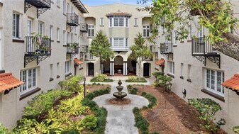 2117 W Dekle Ave in Tampa, FL - Building Photo