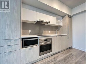55 Cooper St in Toronto, ON - Building Photo - Building Photo