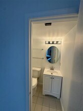 9425 NW 42nd St in Sunrise, FL - Building Photo - Building Photo