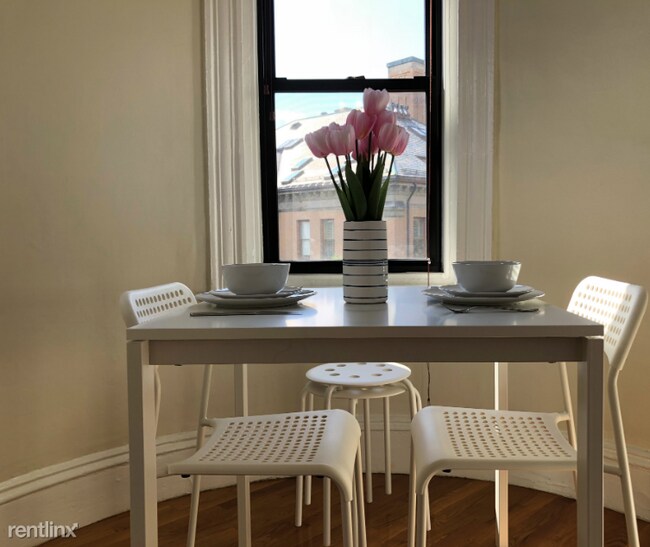 14 Cumberland St-Unit -Apt 4 in Boston, MA - Building Photo - Building Photo