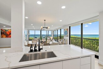 3390 S Ocean Blvd in Palm Beach, FL - Building Photo - Building Photo
