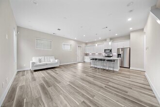 7510 Sandle St in Houston, TX - Building Photo - Building Photo
