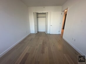 NORTHERN BOULEVARD, Unit 5L in Queens, NY - Building Photo - Building Photo