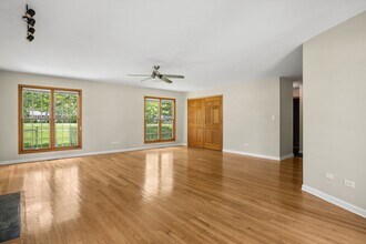 313 West St, Unit Suite #1 in Geneva, IL - Foto de edificio - Building Photo