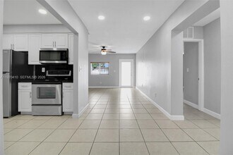 11740 SW 182nd Terrace in Miami, FL - Building Photo - Building Photo