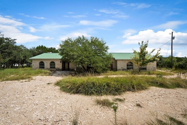 24369 Bingham Creek Rd in Leander, TX - Foto de edificio - Building Photo