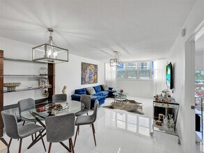 1825 S Ocean Dr in Hallandale Beach, FL - Building Photo - Building Photo