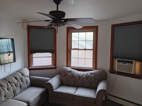 196 W 52nd St in Bayonne, NJ - Building Photo - Building Photo