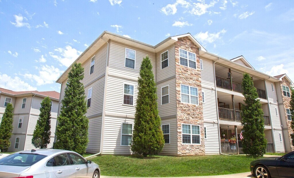 Cedar Creek Crossing Apartments in Quincy, IL