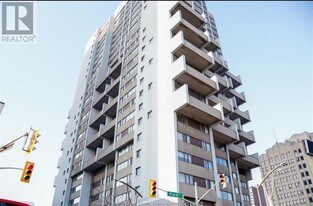 380 Pelissier St in Windsor, ON - Building Photo