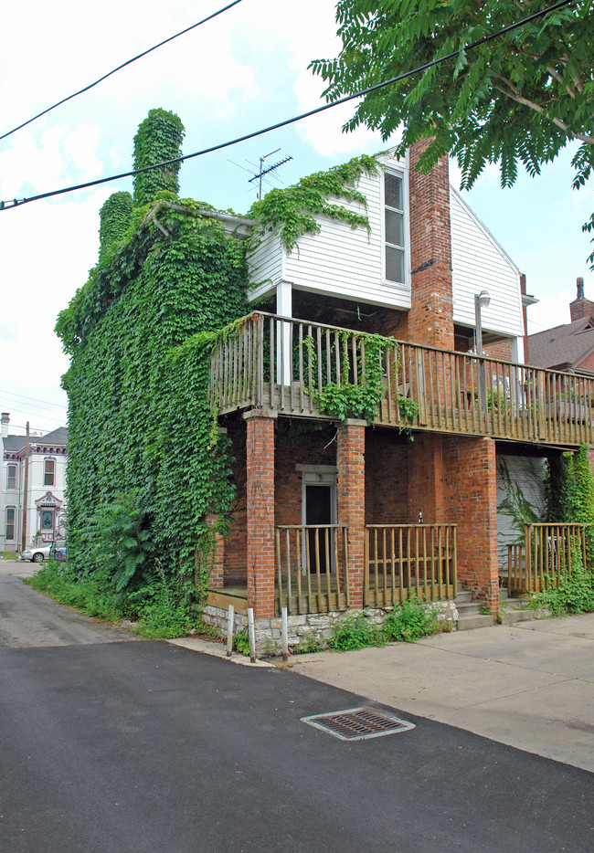 17-19 Brown St in Dayton, OH - Foto de edificio - Building Photo