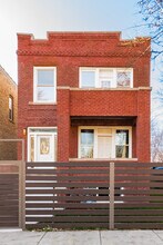 634 N Hamlin Ave, Unit 2bd/1bth Garden Unit in Chicago, IL - Building Photo - Building Photo