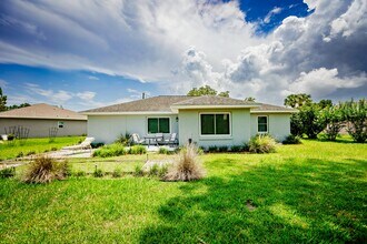 39 Paul Ln in Palm Coast, FL - Building Photo - Building Photo