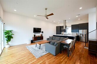 2203 Moser Ave in Dallas, TX - Building Photo - Building Photo