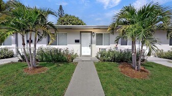 891 SW 5th St in Miami, FL - Building Photo
