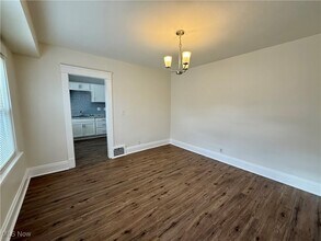 4706 E 93rd St in Garfield Heights, OH - Building Photo - Building Photo