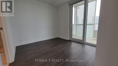 88 Queen St E in Toronto, ON - Building Photo - Building Photo