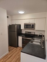5300 E Cherry Creek S Dr in Denver, CO - Building Photo
